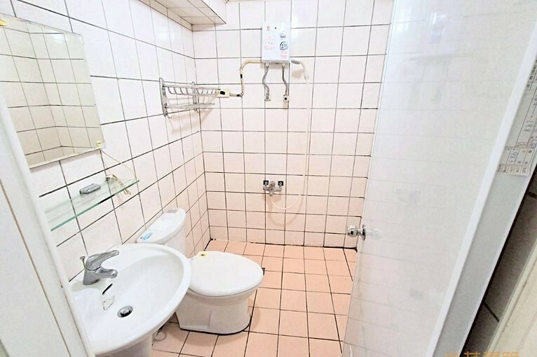 兆基社會住宅🏠逢甲獨洗獨曬陽台設備全套房可租補設籍（第5張）