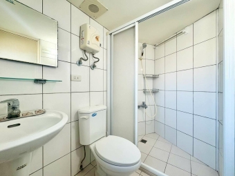 🧡加賴約🧡電梯樓中樓🧡租屋補助🧡陽台獨洗🧡流理台🧡台水台電🧡百萬裝潢🧡（第15張）