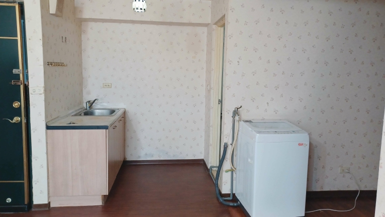 三多商圈捷運站旁優質1+1房(可租補) - Image 9