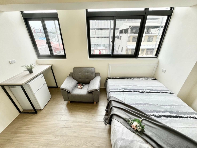 超新一年美屋只剩一間✨可雙租補✨陽台獨洗✨忠孝路夜市旁✨（第3張）