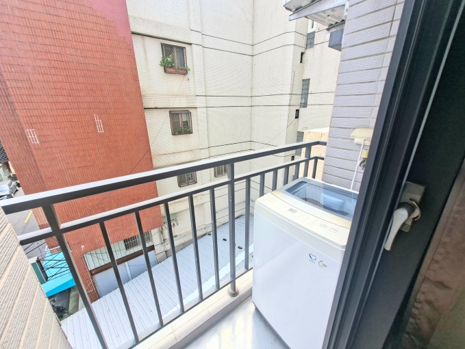 租補*超新套房*電梯*飲水機*子母車*陽台獨洗曬*沙發*流理台(第11張)