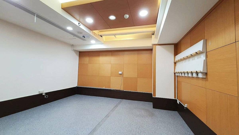 ☆捷運忠孝敦化☆優質辦公、漂亮裝潢、方正格局（第4張）