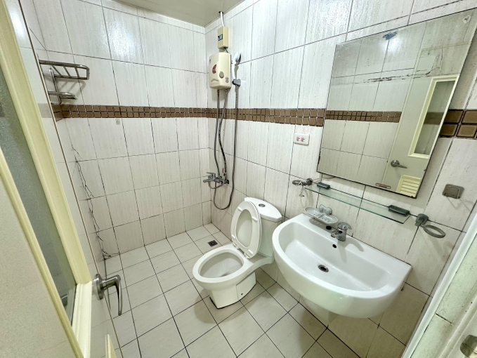 靜宜弘光學生套房❤️陽台獨洗✨變頻冷氣✨需季繳✨（第6張）