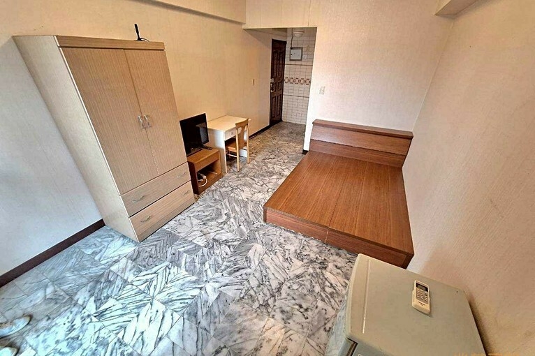 兆基🏡中區近第二市場電梯獨洗曬拎包套房(第2張)