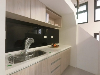 🧡加賴約🧡稀有樓中樓🧡百萬裝潢🧡租屋補助🧡陽台獨洗🧡流理台🧡（第5張）