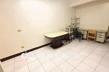 香山三房公寓只要13000/秒殺物件/台水台電台瓦/傢俱齊全（第4張）