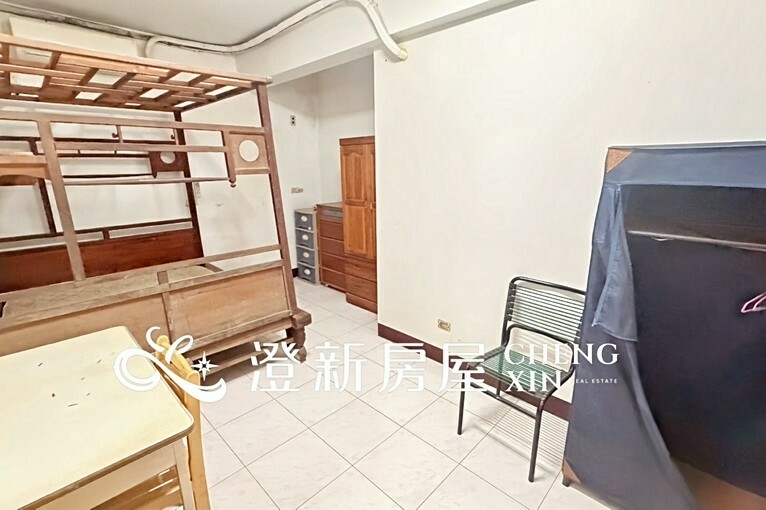 香山三房公寓只要13000/秒殺物件/台水台電台瓦/傢俱齊全(第8張)
