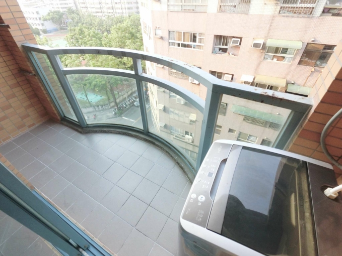 美術館✨電梯✨管理員✨（第8張）