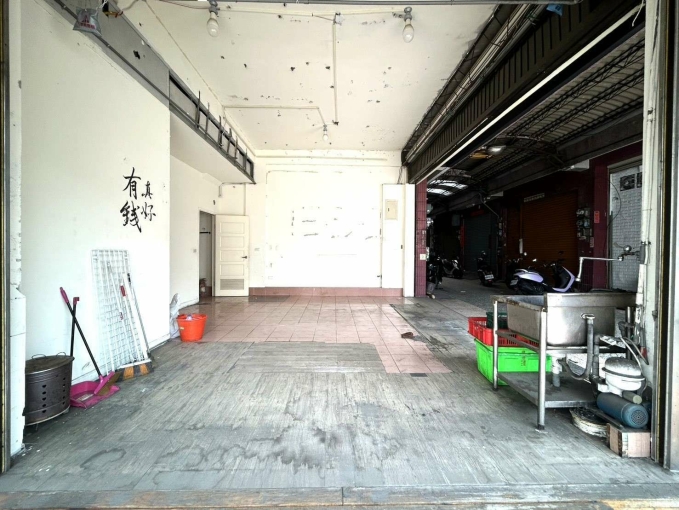 🌸正東山路｜臨文心路｜邊間透店｜黃金吃市店面人流穩定（第1張）
