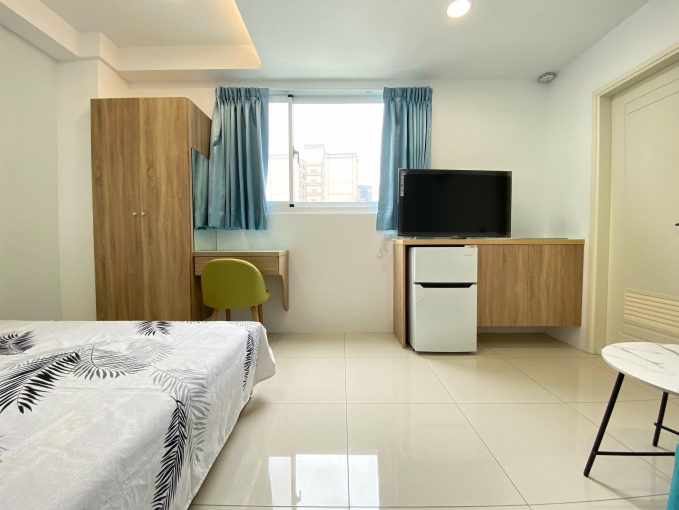 逢甲租補超新套房*陽台獨洗曬*沙發~(第6張)