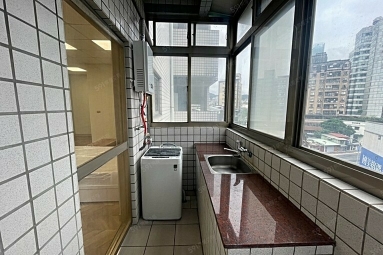 💓松山捷運/電梯管理/陽台大套房/台電帳單/首月租金優惠（第4張）