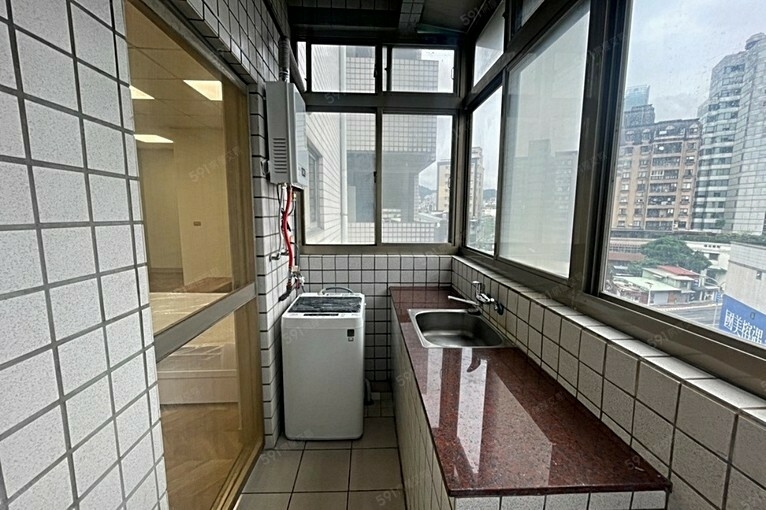 💓松山捷運/電梯管理/陽台大套房/台電帳單/首月租金優惠（第4張）