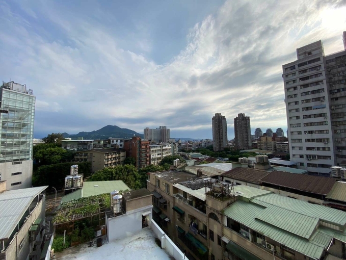 近淡江大學有陽台大套房有電梯可煮有社宅有租補 - Image 1