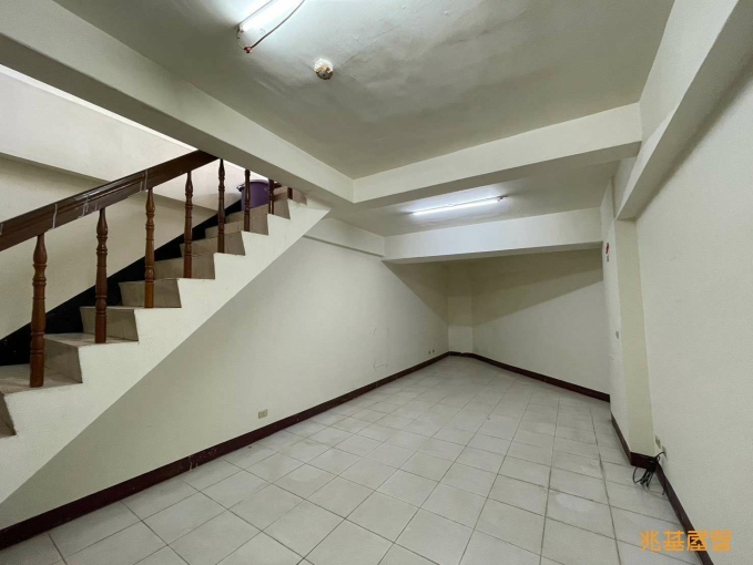 兆基社會住宅🏠大連路騎樓三角窗透天/可租補(第1張)