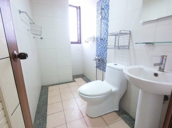 近火車站❤️可雙租補✨室內機車位✨系統裝潢✨小資學生必看（第5張）