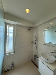 三個大窗戶｜對外通風良好｜台中市正西區｜分租套房｜個人文藝感魔術空間套房｜屋主自租｜整理ing（第7張）