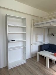 三個大窗戶｜對外通風良好｜台中市正西區｜分租套房｜個人文藝感魔術空間套房｜屋主自租｜整理ing（第6張）