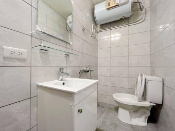 降價。東區玉皇公寓三樓套房可租補（第3張）