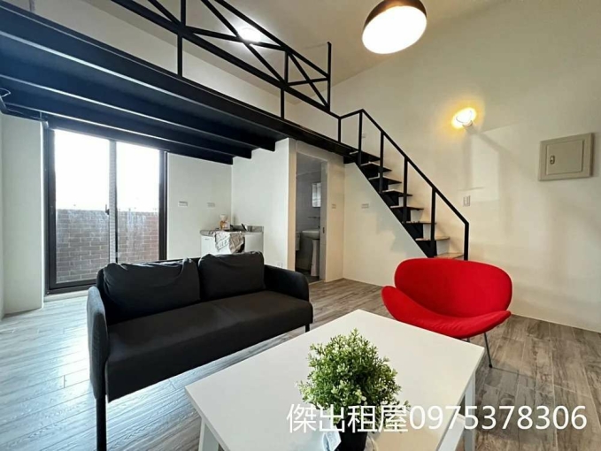 傑出租屋/稀有電梯樓中樓,一層三戶,陽台獨洗,可寵! - Image 1