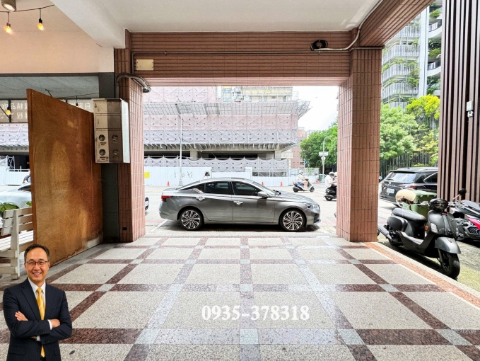 【租】公益路｜勤美誠品｜朝南｜大面寬｜挑高一樓店面（第2張）