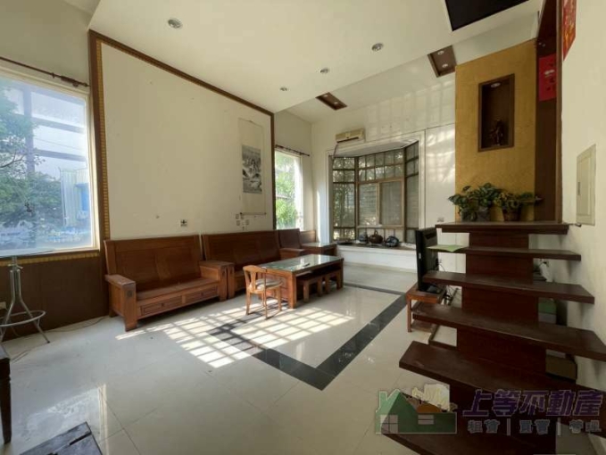 園區光復路龍山社區透天五房花園別墅出（第4張）