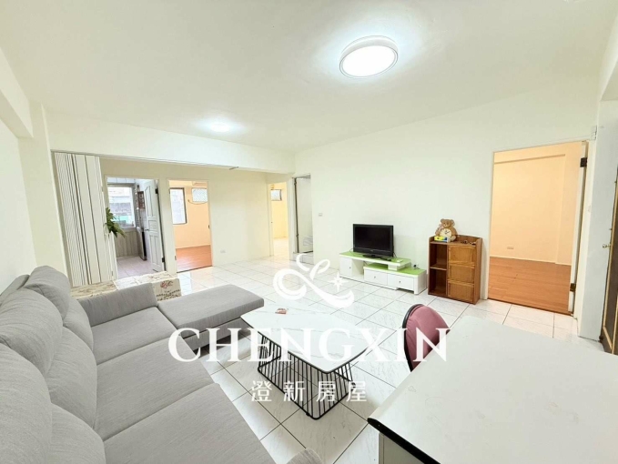 🎉近新竹大遠百、城隍廟/三房只要25000/有電梯/一層兩戶/室內固定兩個機車位🎉（第2張）