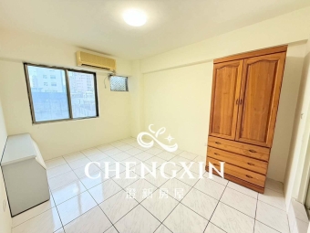 🎉近新竹大遠百、城隍廟/三房只要25000/有電梯/一層兩戶/室內固定兩個機車位🎉（第8張）