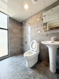 陽台獨洗✔️租屋補助✔️電梯✔️子母車✔️飲水機✔️機車位（第4張）