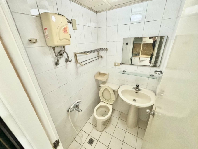 南區稀有✨限女✨可租補✨台水電✨陽台獨洗✨24小時管理員（第8張）