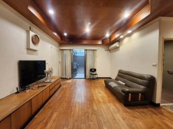 北醫大學旁，車庫住辦一樓，可商登（第5張）