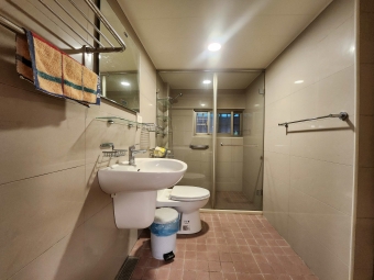 北醫大學旁，車庫住辦一樓，可商登（第13張）