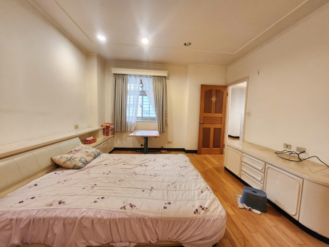 北醫大學旁，車庫住辦一樓，可商登（第10張）