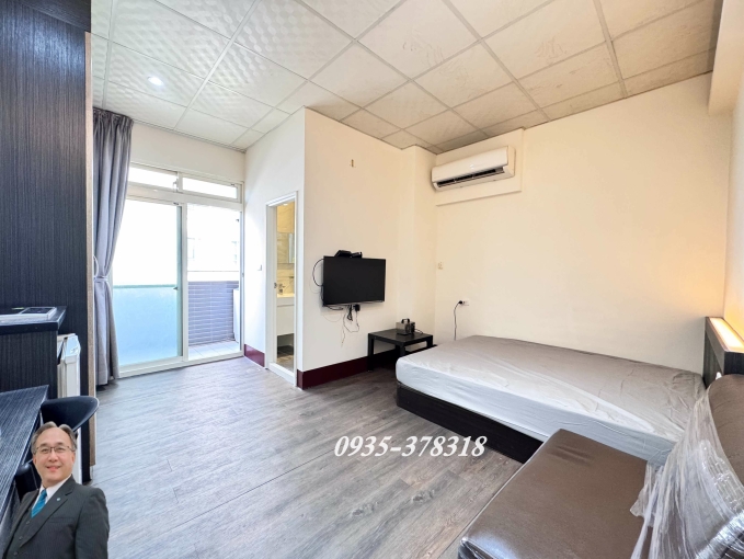 【租】民俗公園全聯(電梯)前大陽台-套房 (不寵)  請洽 : 0935-378318（第10張）