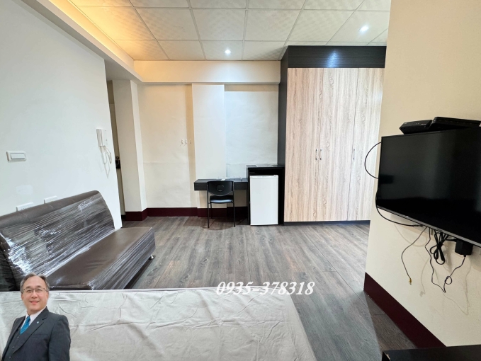 【租】民俗公園全聯(電梯)前大陽台-套房 (不寵)  請洽 : 0935-378318（第11張）