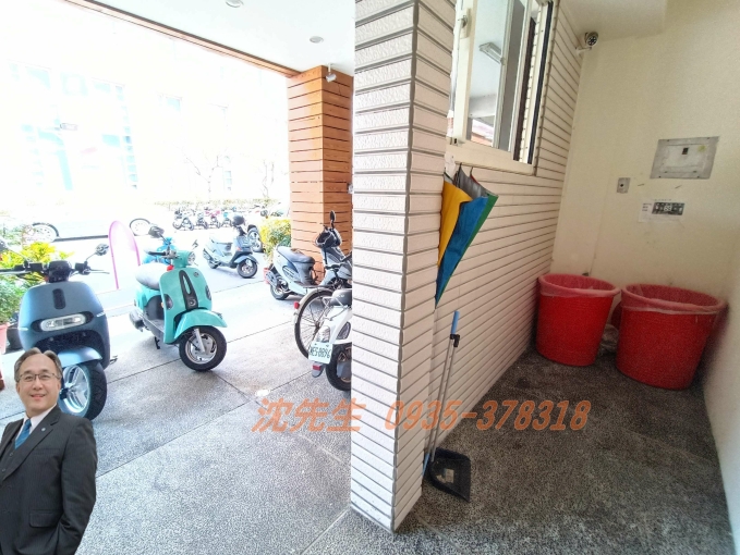 【租】民俗公園全聯(電梯)前大陽台-套房 (不寵)  請洽 : 0935-378318（第15張）