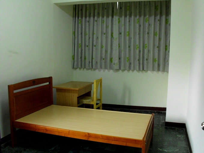 近捷運站和公車站，簡約風格的雅房（第1張）