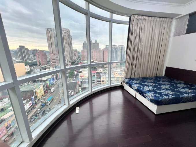 南崁曼哈頓|景觀三房大客廳|全新家電|屋主自租 - Image 1
