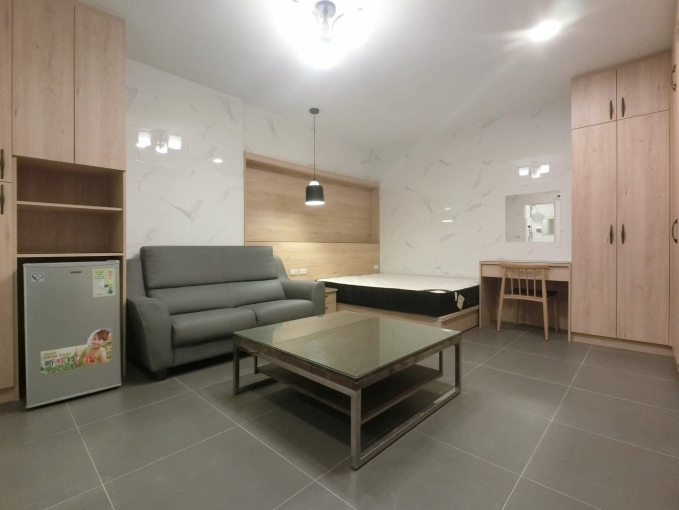 一中✨系統櫃✨沙發✨電梯（第1張）