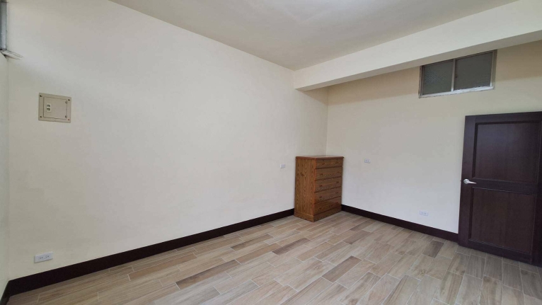 賴厝國小~全新裝潢大5房透天（第7張）