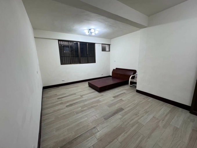 賴厝國小~全新裝潢大5房透天（第10張）