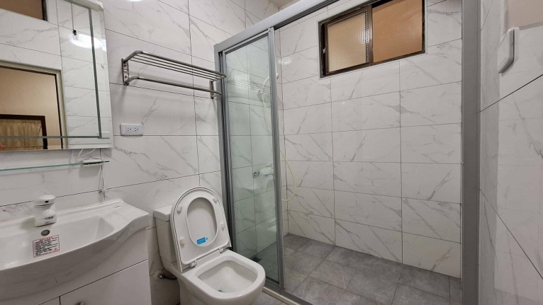 賴厝國小~全新裝潢大5房透天（第13張）