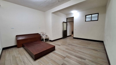 賴厝國小~全新裝潢大5房透天（第4張）