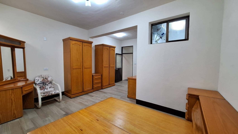 賴厝國小~全新裝潢大5房透天（第8張）