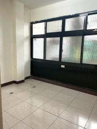 租客勞基法免費諮詢💖全新整理 第一市場 成功路商圈 🌳臨路隱藏版大坪數格局看了就❤️｜超深間6大房‼️有衣帽間 和室房｜透天店面｜店住合一 ✅可營登 現況出租（第3張）