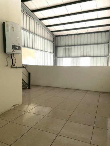 租客勞基法免費諮詢💖全新整理 第一市場 成功路商圈 🌳臨路隱藏版大坪數格局看了就❤️｜超深間6大房‼️有衣帽間 和室房｜透天店面｜店住合一 ✅可營登 現況出租（第7張）