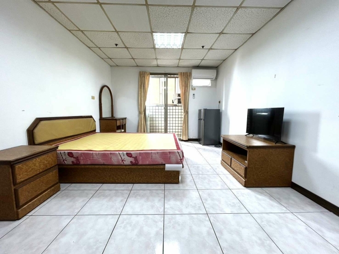 超便宜【可租補/獨洗大陽台】近一中中友火車站復興路建國路 - Image 2