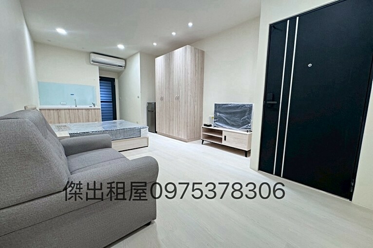傑出租屋/夜市全新,一層兩戶,陽台獨洗,機車位(第4張)