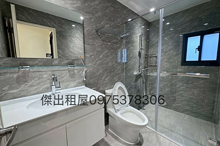 傑出租屋/夜市全新,一層兩戶,陽台獨洗,機車位(第5張)