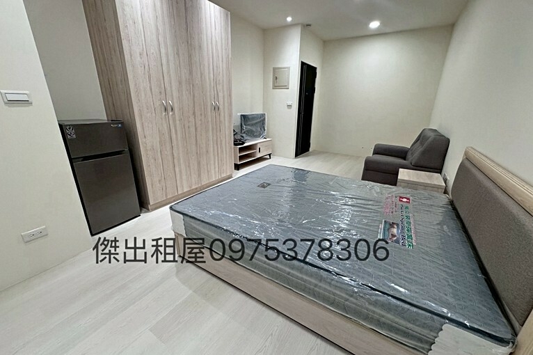 傑出租屋/夜市全新,一層兩戶,陽台獨洗,機車位(第3張)