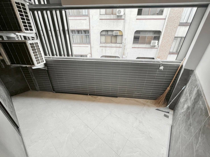 🔥潭子可寵套房🔥陽台獨洗🔥飲水機子母車🔥走路2分鐘潭子車站（第12張）